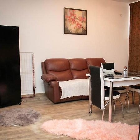 Apartament Capitala Militari Roşu Extérieur photo