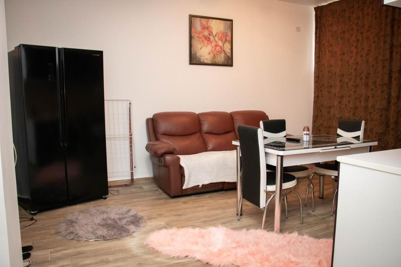 Apartament Capitala Militari Roşu Extérieur photo