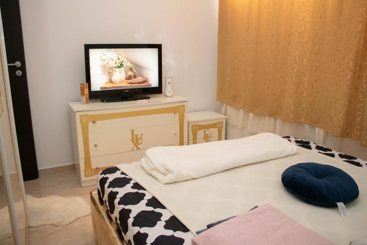 Apartament Capitala Militari Roşu Extérieur photo