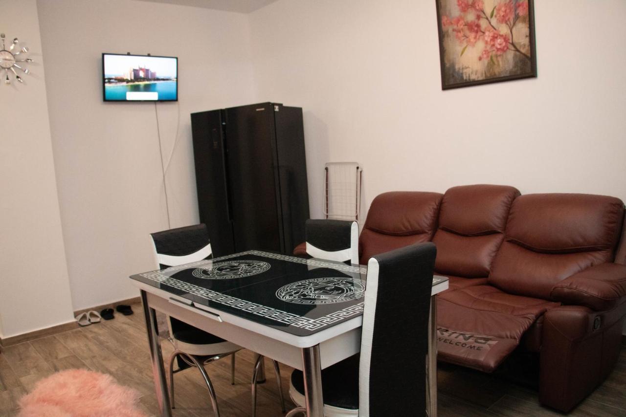 Apartament Capitala Militari Roşu Extérieur photo